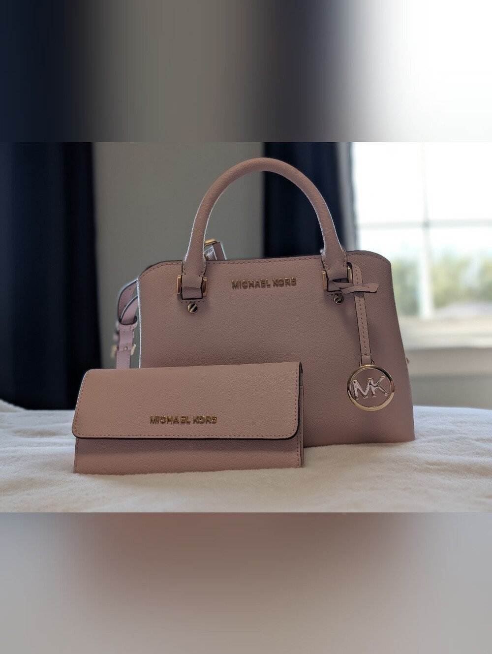 Michael Kors Bag&Matching Wallet Bundle(Outlet Store Purchase Read Description)